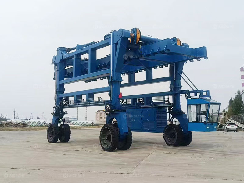 straddle carrier crane